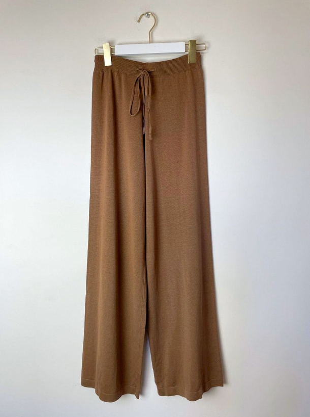 the klara knitted pants by little lies have an elastic waist and slight wide leg and relaxed fit in coffee brown