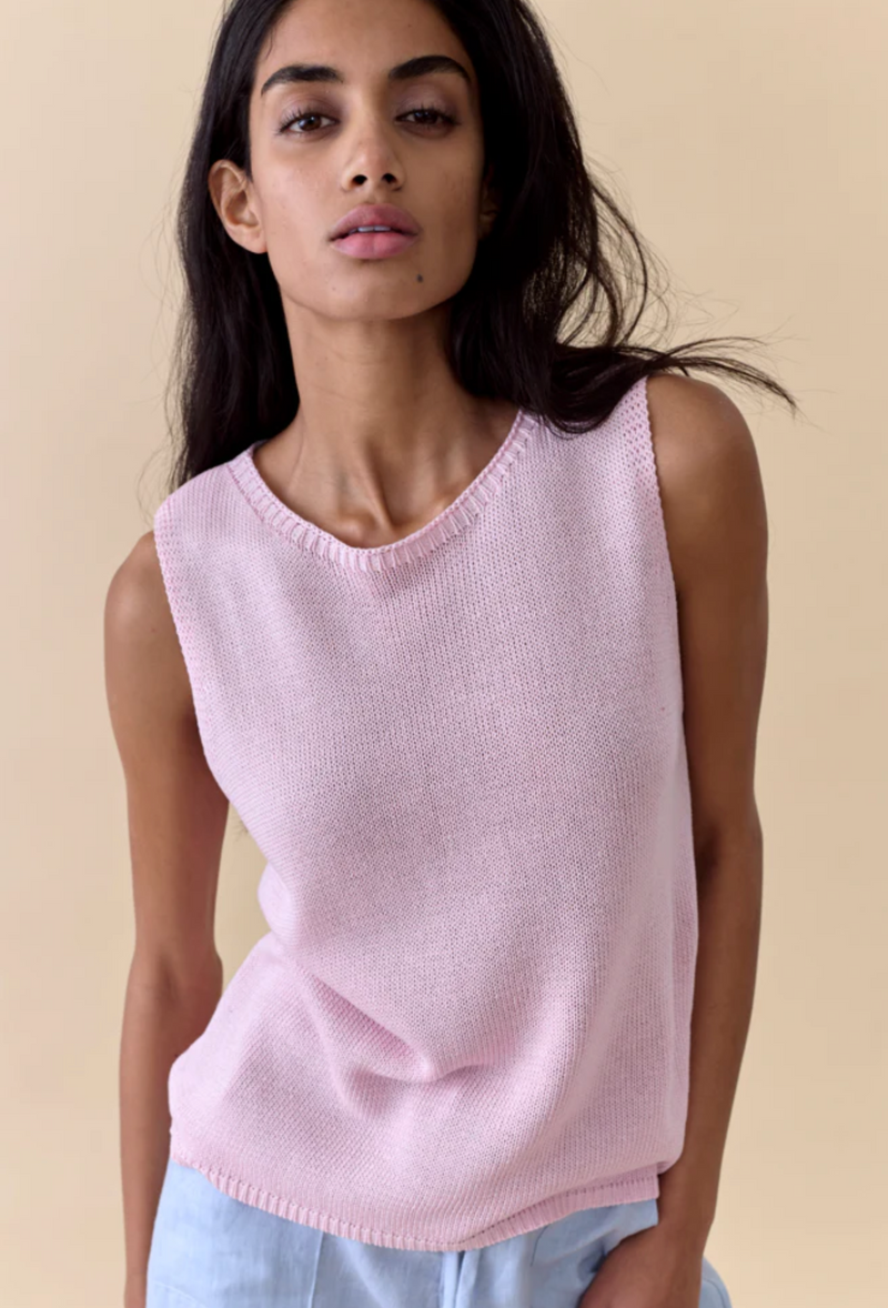 the spring tabnk by little lies is a sleeveless knitted top in light pink
